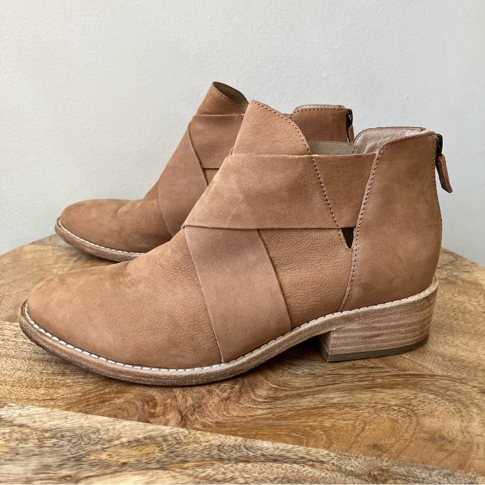 Eileen Fisher | Kay Leather Criss Cross Ankle Boots